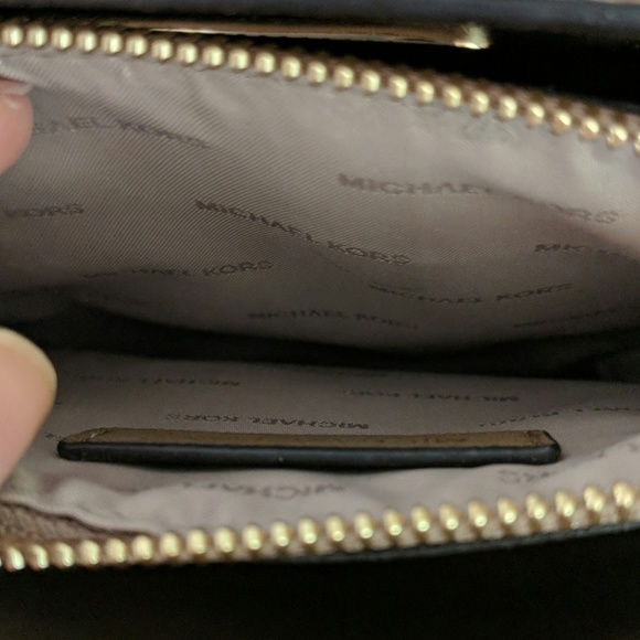 NWOT Michael Kors Mercer Crossbody in Acorn - Picture 4 of 6
